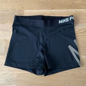 Brand-new Nike Women’s Spandex shorts size M